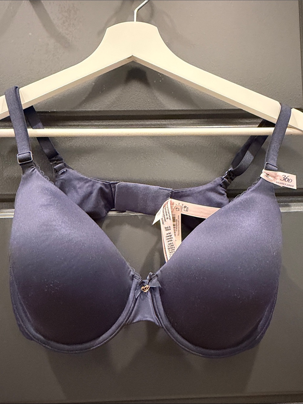 NWT Women’s Navy T-Shirt Bra 36D